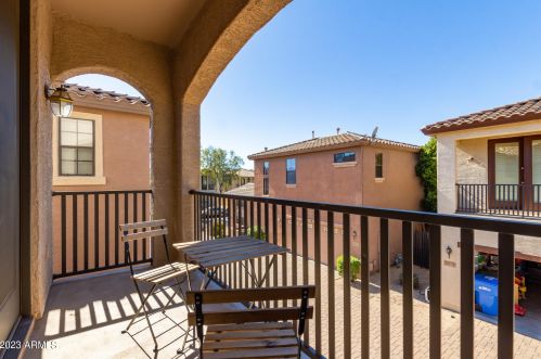 2376 Dusty Wren Dr, Phoenix AZ  85085-7032 exterior