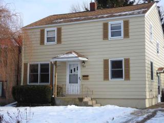 195 Fair Oaks Ave, Madison WI  53704-5870 exterior