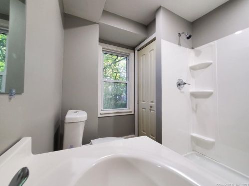 207 Caroline St, Derby CT 06418-1924 exterior