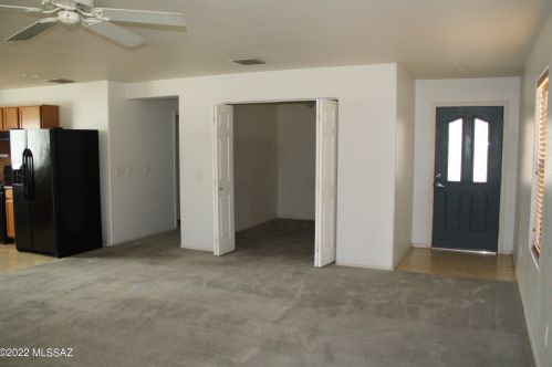 6443 Sunrise Vly Dr, Tucson AZ 85706-4951 exterior