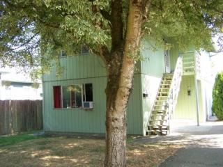 5918 42nd Ave, Portland OR  97206-6201 exterior