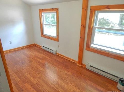 62 Pearl St, Seymour CT 06483-3709 exterior