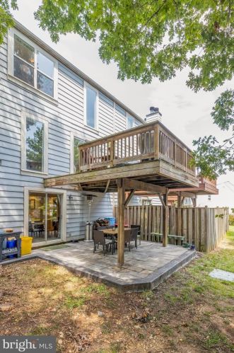 6131 Liverpool Ln, Alexandria, VA 22315-4720