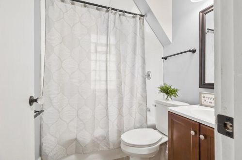 9040 Lapham St, Milwaukee WI 53214-4271 exterior