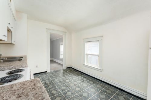 126 Stockbridge Ave, Kalamazoo MI 49001-2881 exterior