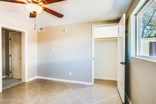 4137 1 St, Tucson AZ 85711-1510 exterior