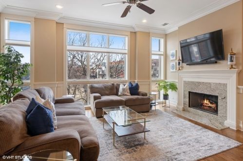 1169 Eddy St, Chicago, IL 60657-1510