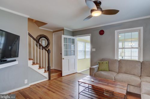 5947 Monticello Rd, Alexandria VA 22303-2218 exterior