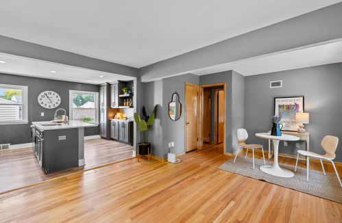 3319 Dayfield Ave, Milwaukee WI 53207-3112 exterior