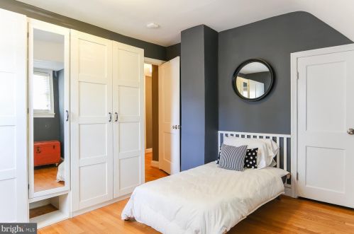 716 Beall Ave, Rockville MD 20850-2107 exterior