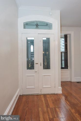 2411 Fairmount Ave, Philadelphia PA  19130-2517 exterior