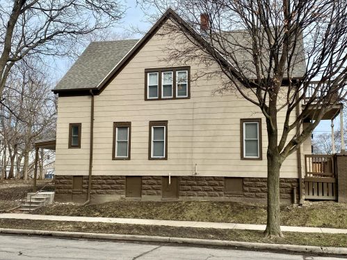 2484 Chambers St, Milwaukee WI  53206-1127 exterior