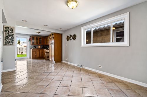 2042 15 Ave, Broadview IL 60153-1205 exterior