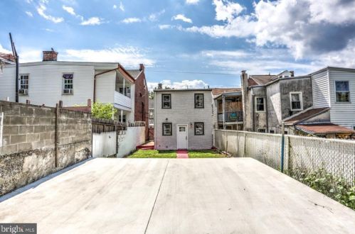 513 Poplar St, Lancaster PA  17603-5234 exterior