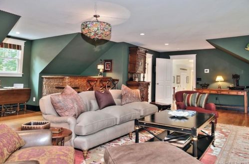 64 Bayberry Ln, Westport CT 06880-4031 exterior