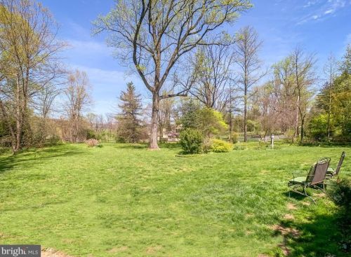 1936 Paper Mill Rd, Huntingdon Valley PA 19006-5814 exterior