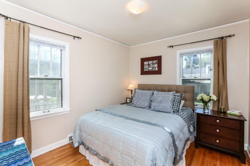 1360 Hartford Ave, Saint Paul MN 55116-1648 exterior