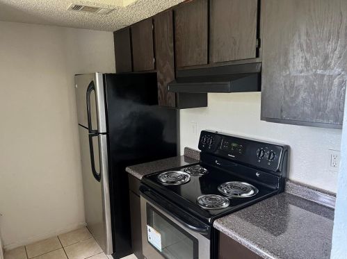 4047 Country Club Dr, Irving TX  75038-6604 exterior