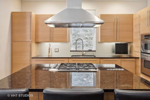 1736 Pierce Ave, Chicago IL 60651-2690 exterior