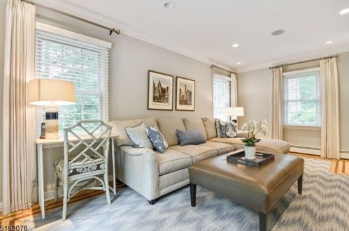 1 Crestwood Dr, Chatham Township NJ 07928-1720 exterior