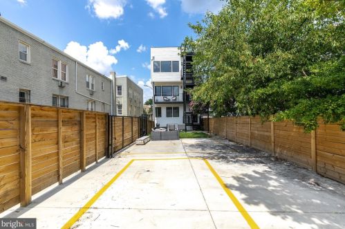 1819 A St, Washington DC 20003-1706 exterior