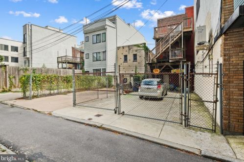 606 2nd St, Philadelphia PA 19133-3303 exterior