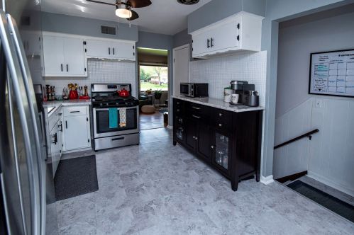 3842 84, Milwaukee WI 53228-1706 exterior