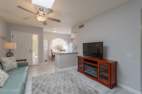 1040 Calle De Ln Temporada, Green Valley AZ 85614-1964 exterior