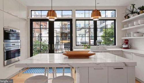 2017 Hillyer Pl, Washington DC  20009-1005 exterior