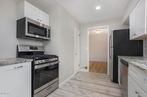 2113 Norman Ave, Meskegon MI  49441-3461 exterior