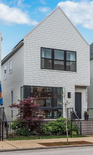 3728 Milwaukee Ave, Chicago, IL 60641-3035