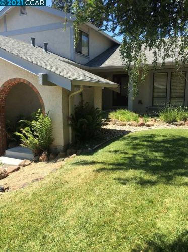 425 Saddlebrook Ln, Concord, CA 94523-1614