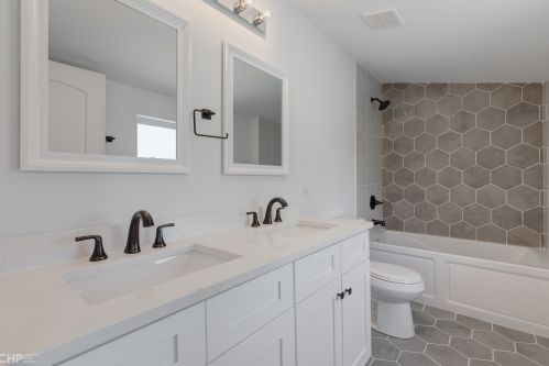 9925 Emerald Ave, Chicago IL  60628-1033 exterior