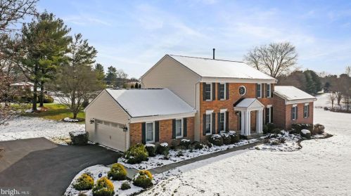 19840 Meredith Dr, Rockville MD 20855-2426 exterior