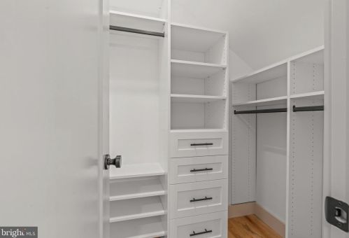 8 Narberth Ter, Camden NJ  08108-1017 exterior