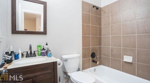 1968 Jones St, Atlanta GA 30344-4108 exterior