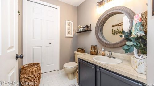 22158 Edgewater, Novi MI  48375-5014 exterior