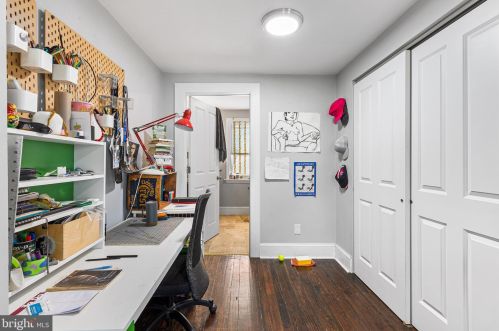 3900 Fairmount Ave, Philadelphia PA  19104-1806 exterior