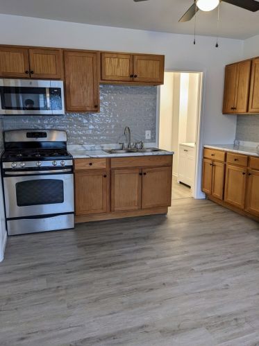 644 Lenox Ave, Waukegan IL 60085-6402 exterior