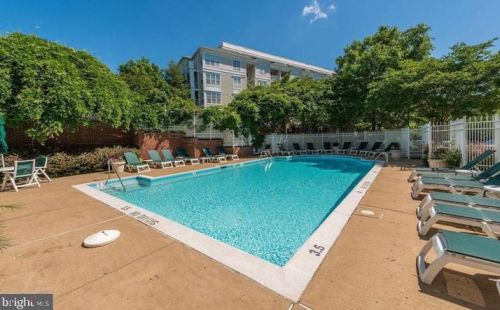 1625 International Dr, Mc Lean VA 22102-4811 exterior