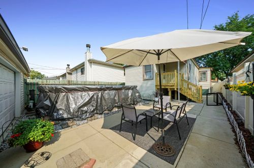 11154 Whipple St, Chicago IL 60655-2328 exterior