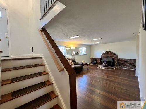 7 Hallo St, Edison NJ exterior