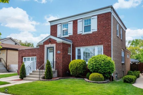 10214 Spaulding Ave, Chicago, IL 60805-3760