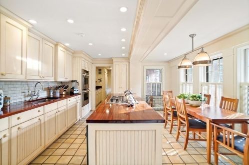 28 Chestnut St, Boston MA exterior