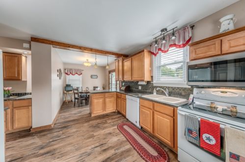 2028 83rd St, Milwaukee WI  53213-1606 exterior