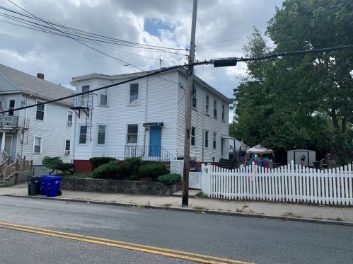 448 Admiral St, Providence, RI 02908-2420