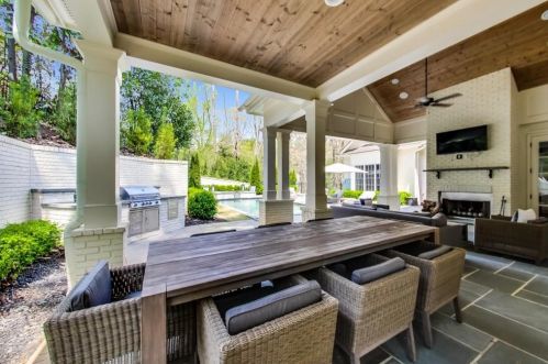 1160 Beechwood Ave, Atlanta GA 30327-0042 exterior