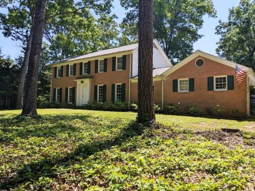 215 Dalrymple Rd, Atlanta, GA 30328-1241