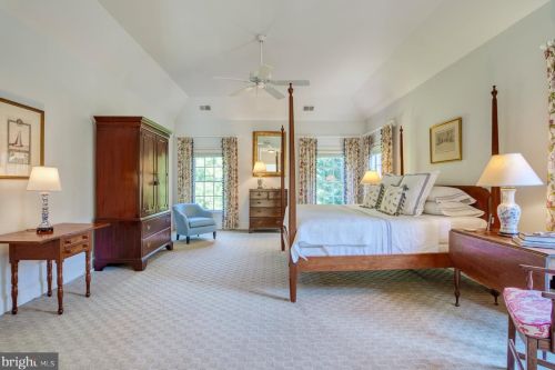 1613 Maddux Ln, Mc Lean VA 22101-3200 exterior