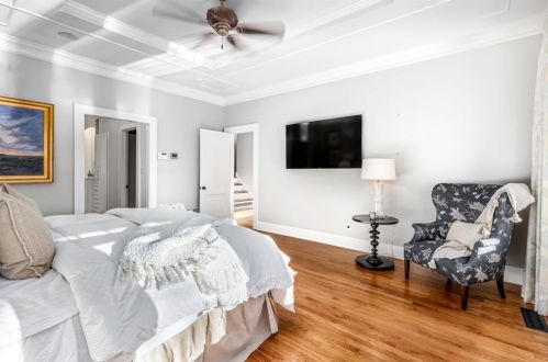 965 Grn St Cir, Gainesville GA 30501-2204 exterior